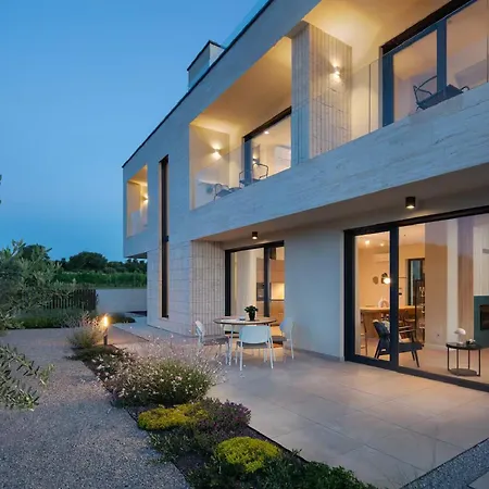 Casa Brand New With Heated Pool Perfect For Families Or Groups Porec