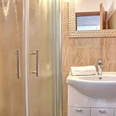 Casa Brand New With Heated Pool Perfect For Families Or Groups Apartment Porec